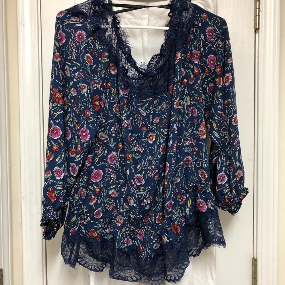 Pretty Jessica Simpson shirt - Picture 2 of 6